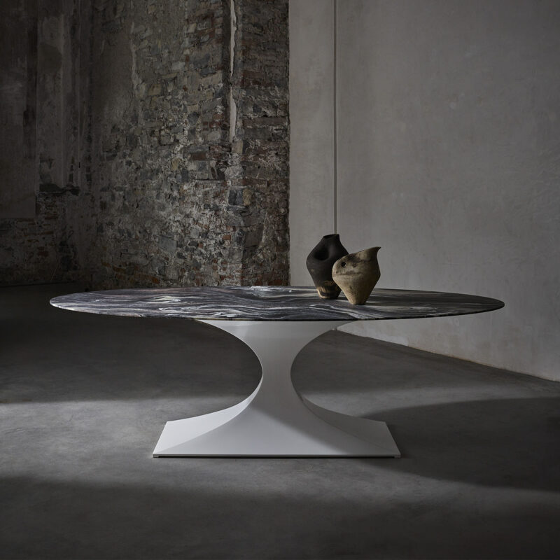 Capricorn Oval Dining Table - Church of Sta Caterina, Como