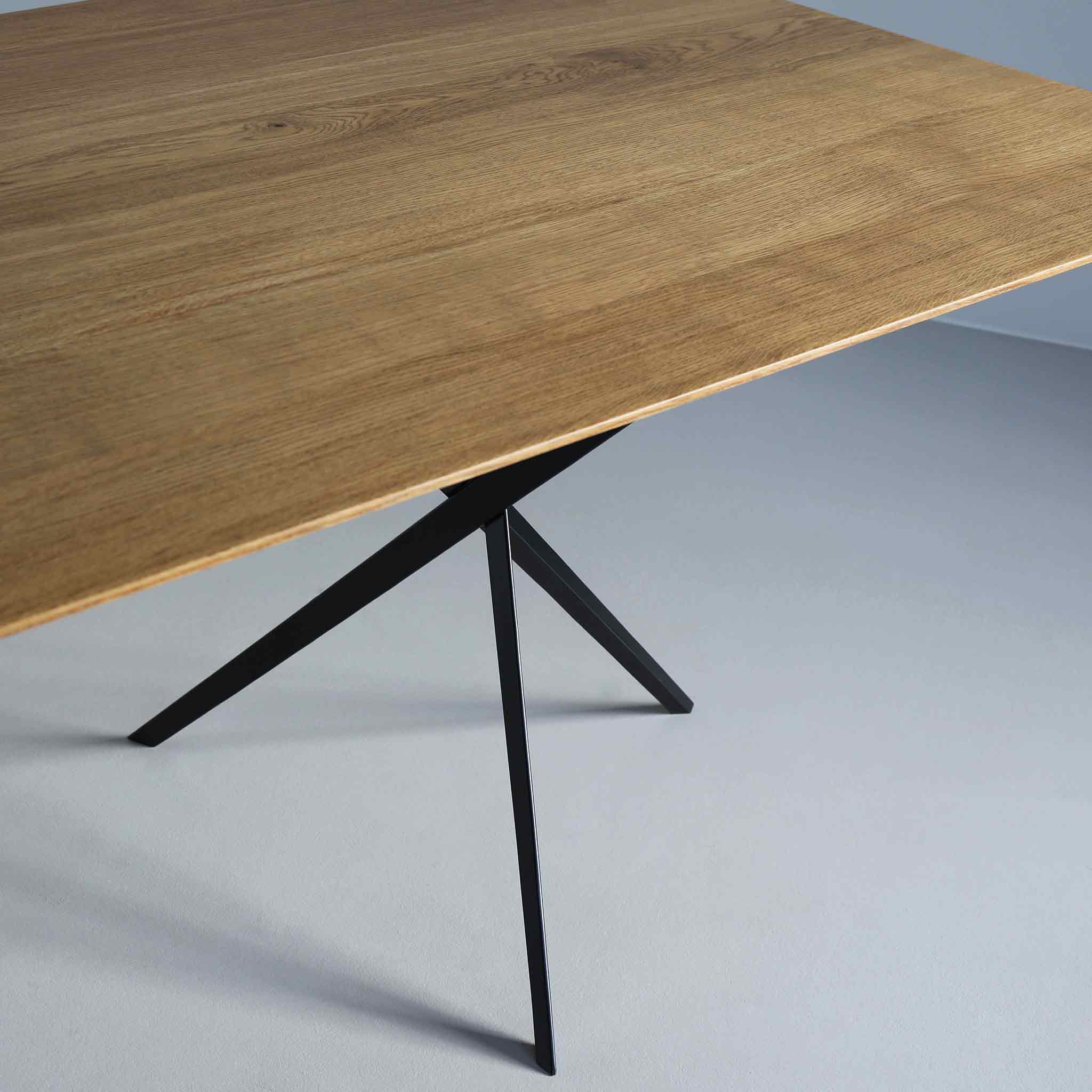 6025-Phoenix-Dining-Anthracite-Oak-Detail