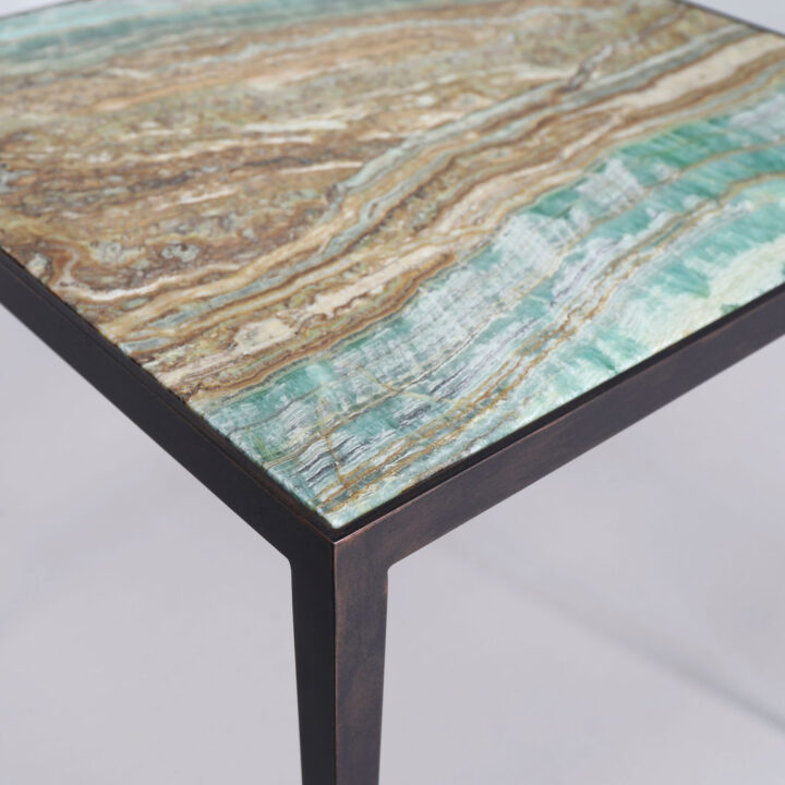 Antique Bronze finish base with Onice Smerelda marble top