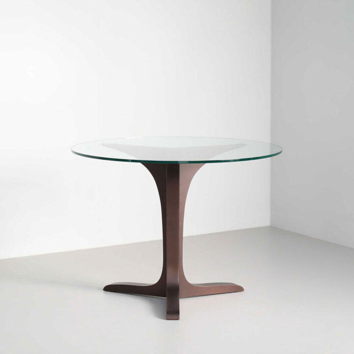 Finished in "Bronze" with standard clear glass top 