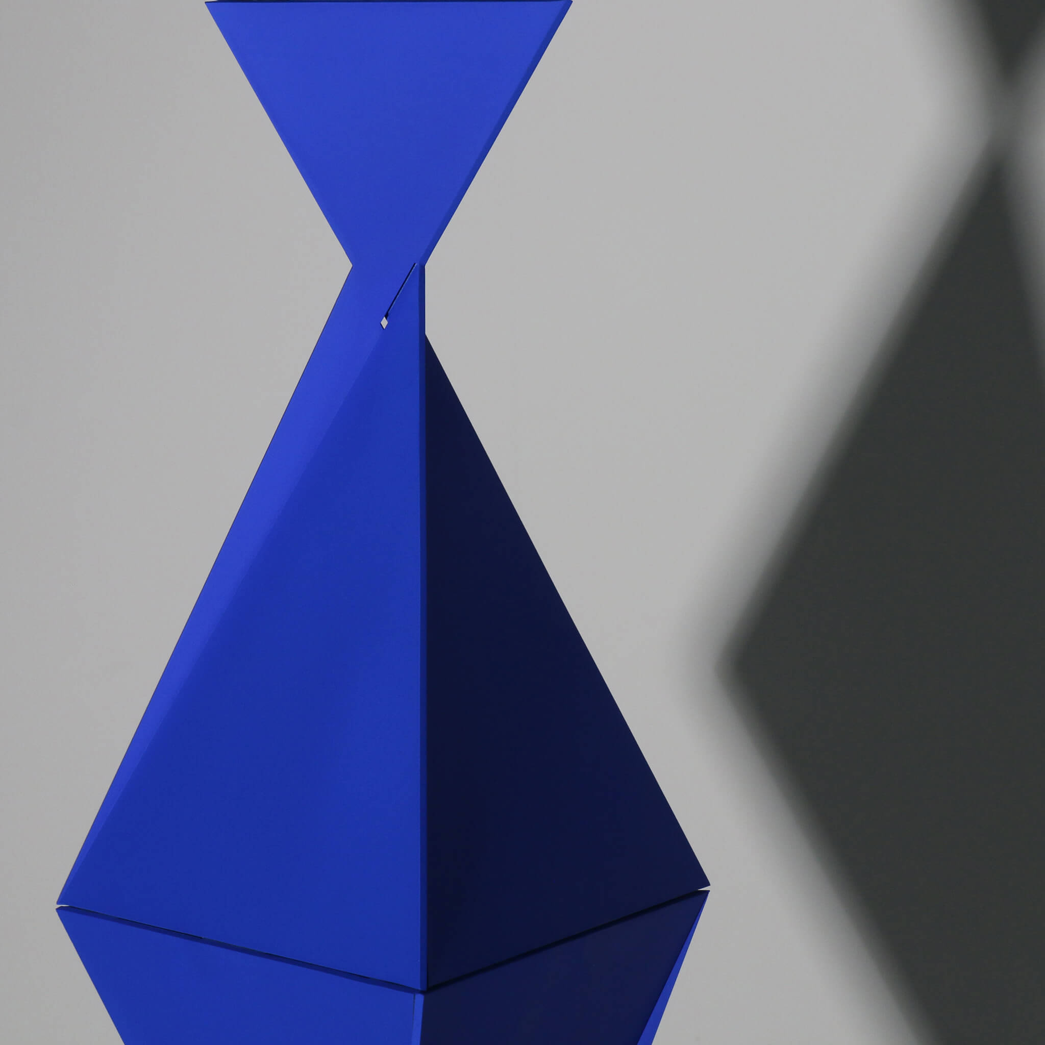 Arizona Needle in Ultramarine Blue