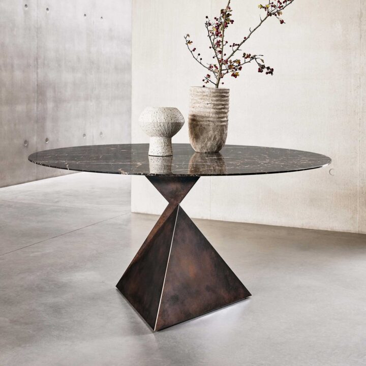 Ava-Dining-Table-Bronze-Bridge-Red-Breccia-Capria