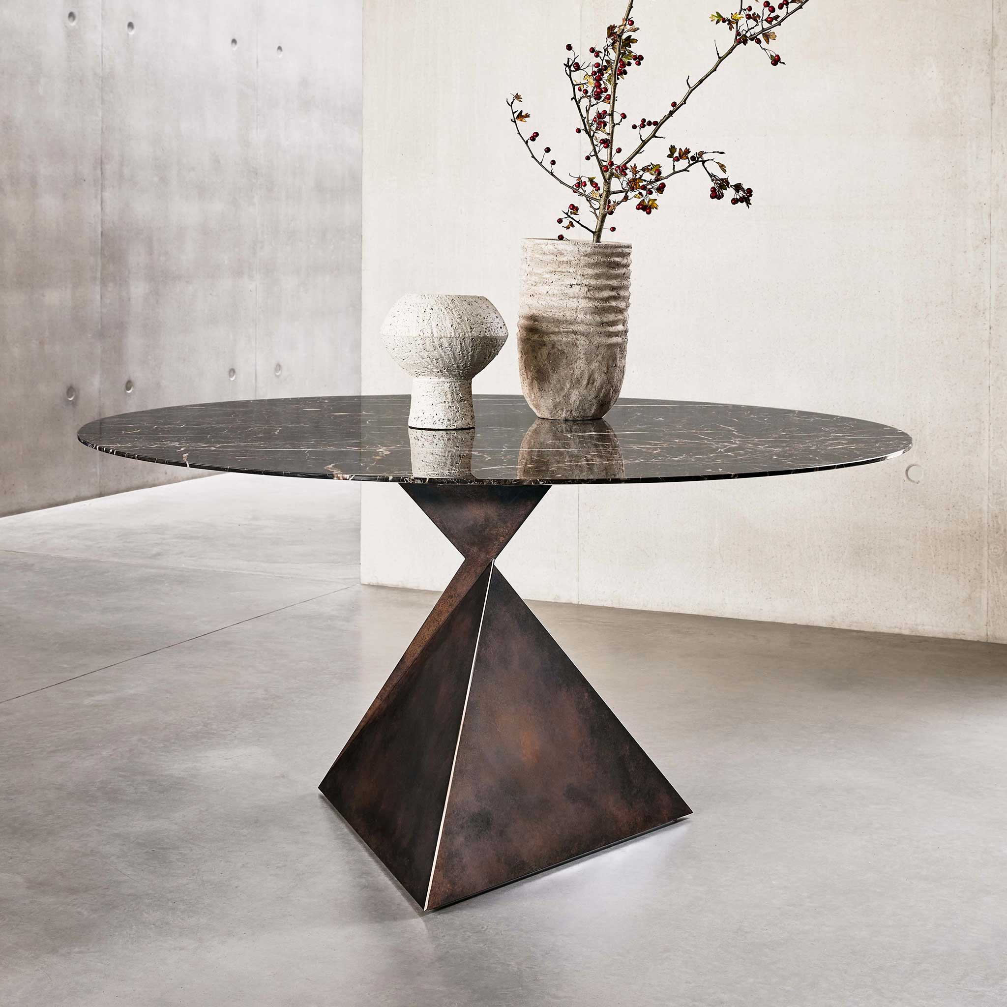Ava-Dining-Table-Bronze-Bridge-Red-Breccia-Capria