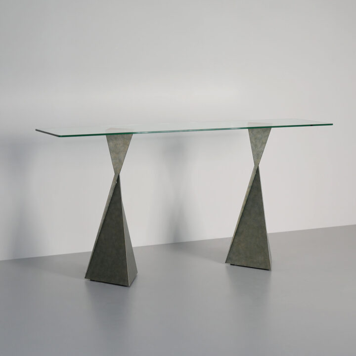 Avalon Console finished in "Russian Green"