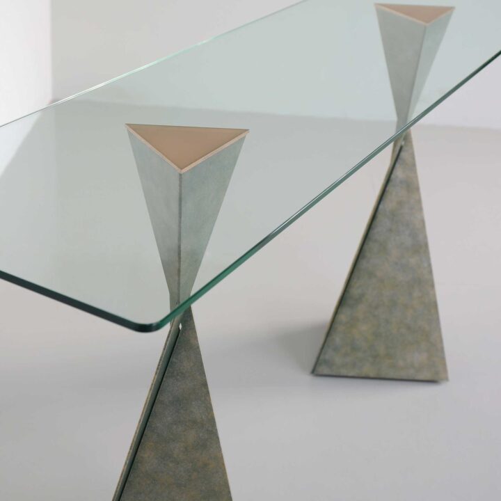 Avalon Console finished in "Russian Green"