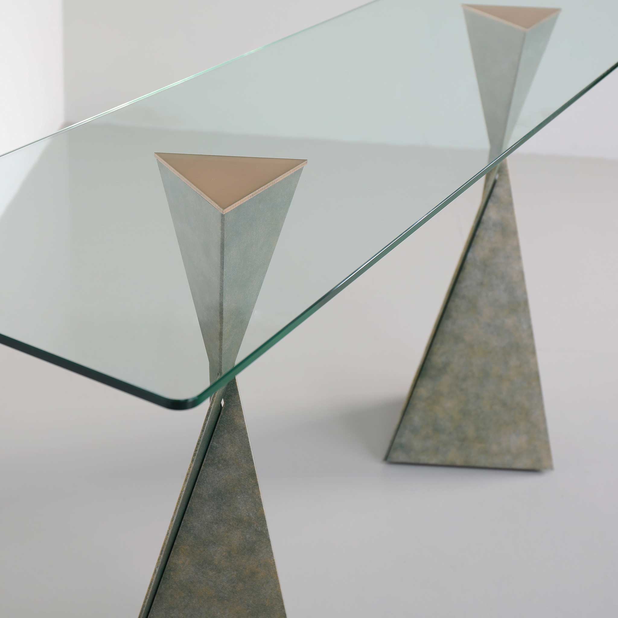 Avalon Console finished in "Russian Green"