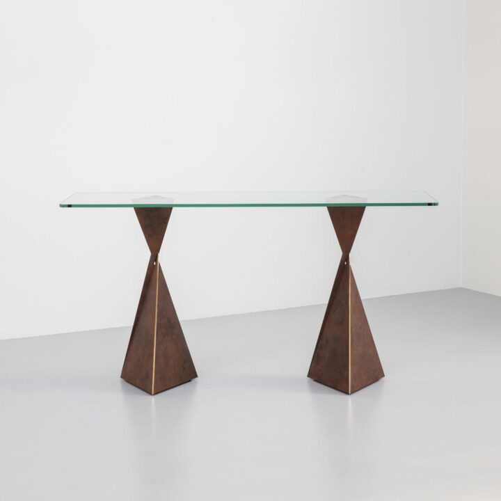 Bronze base with Scorched Earth patina and clear glass top