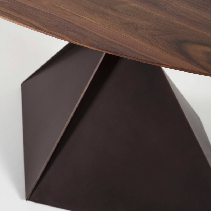 Luxury dining table by Tom Faulkner
