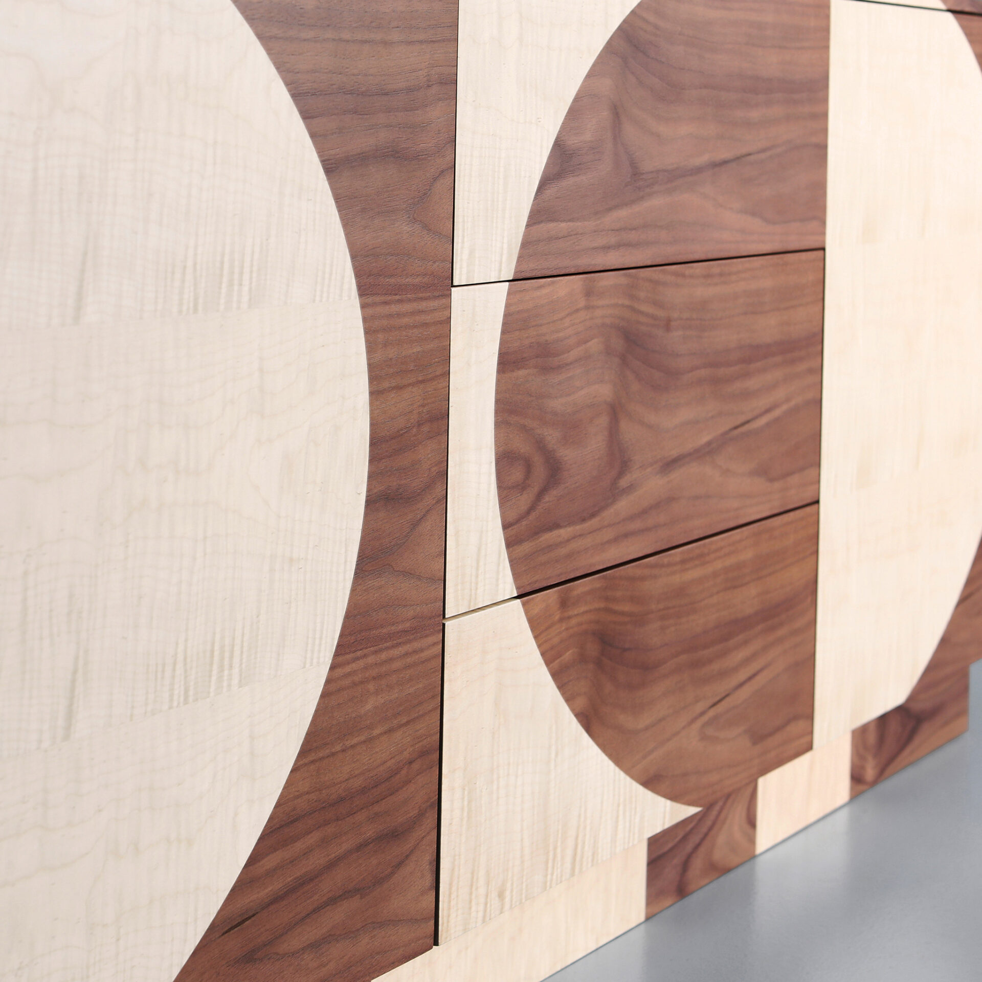 Capricorn-Cabinet-detail