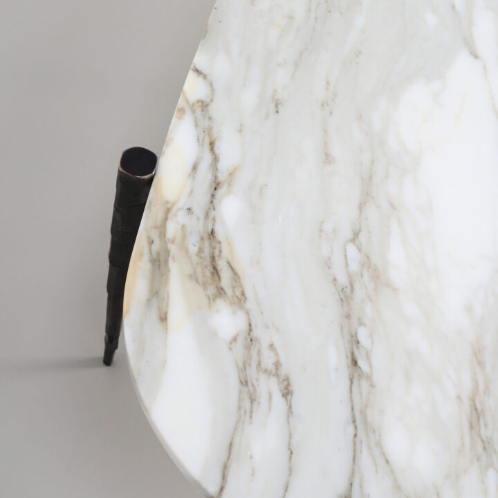 Cloud-coffee-calacatta-oro-black-patina(LR)