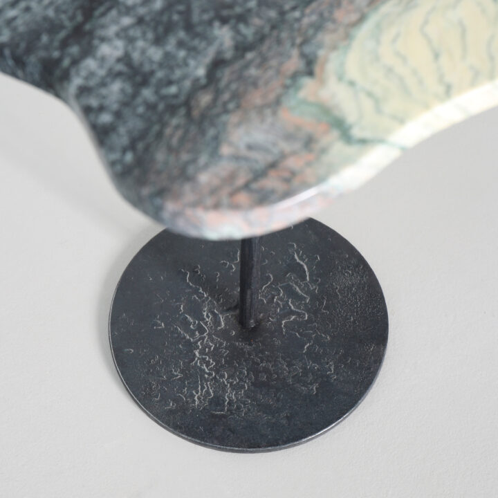 Lily cocktail table with a Rosso Luana Verde marble top + Moon stem and base