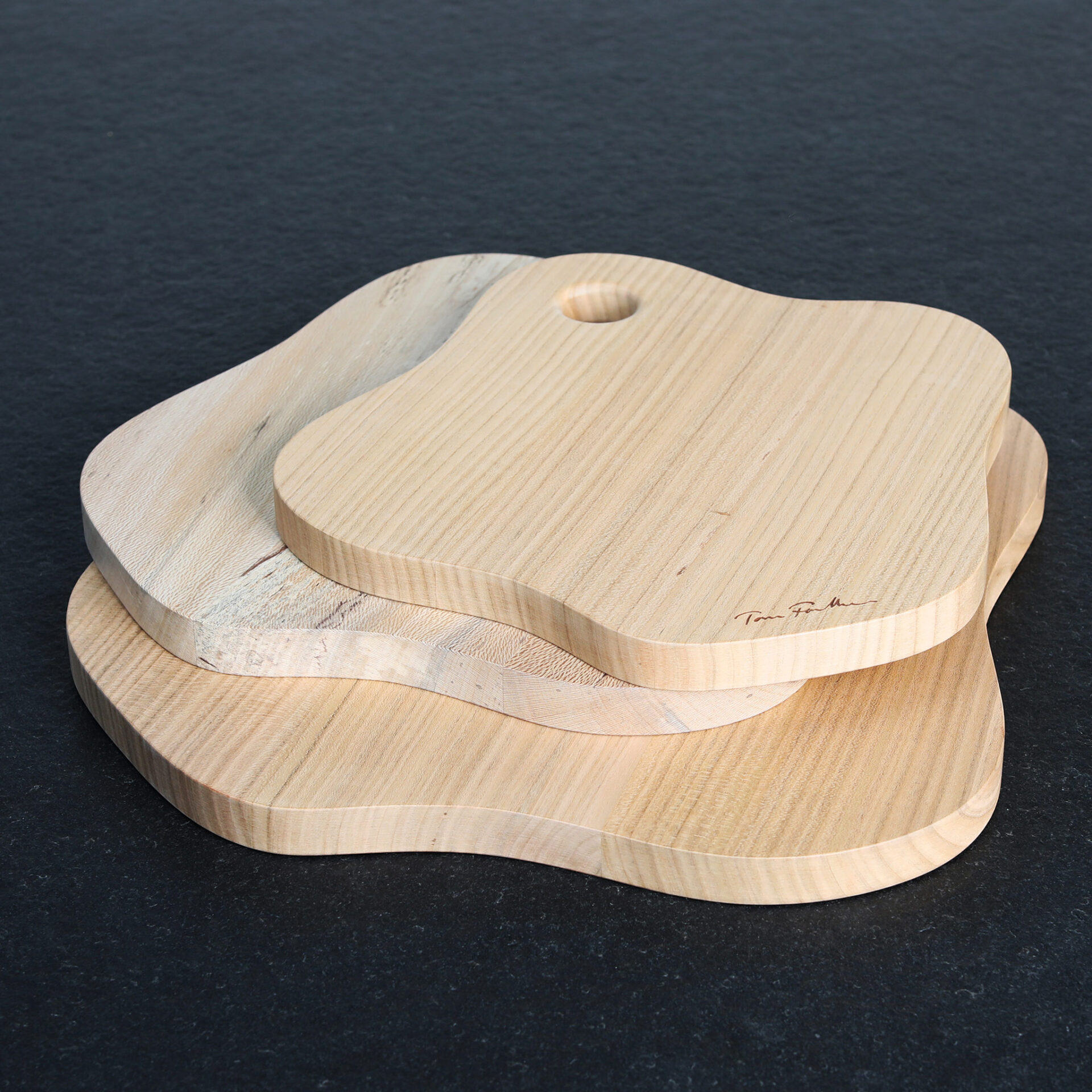 Lily-oak–walnut–plain-chopping-board