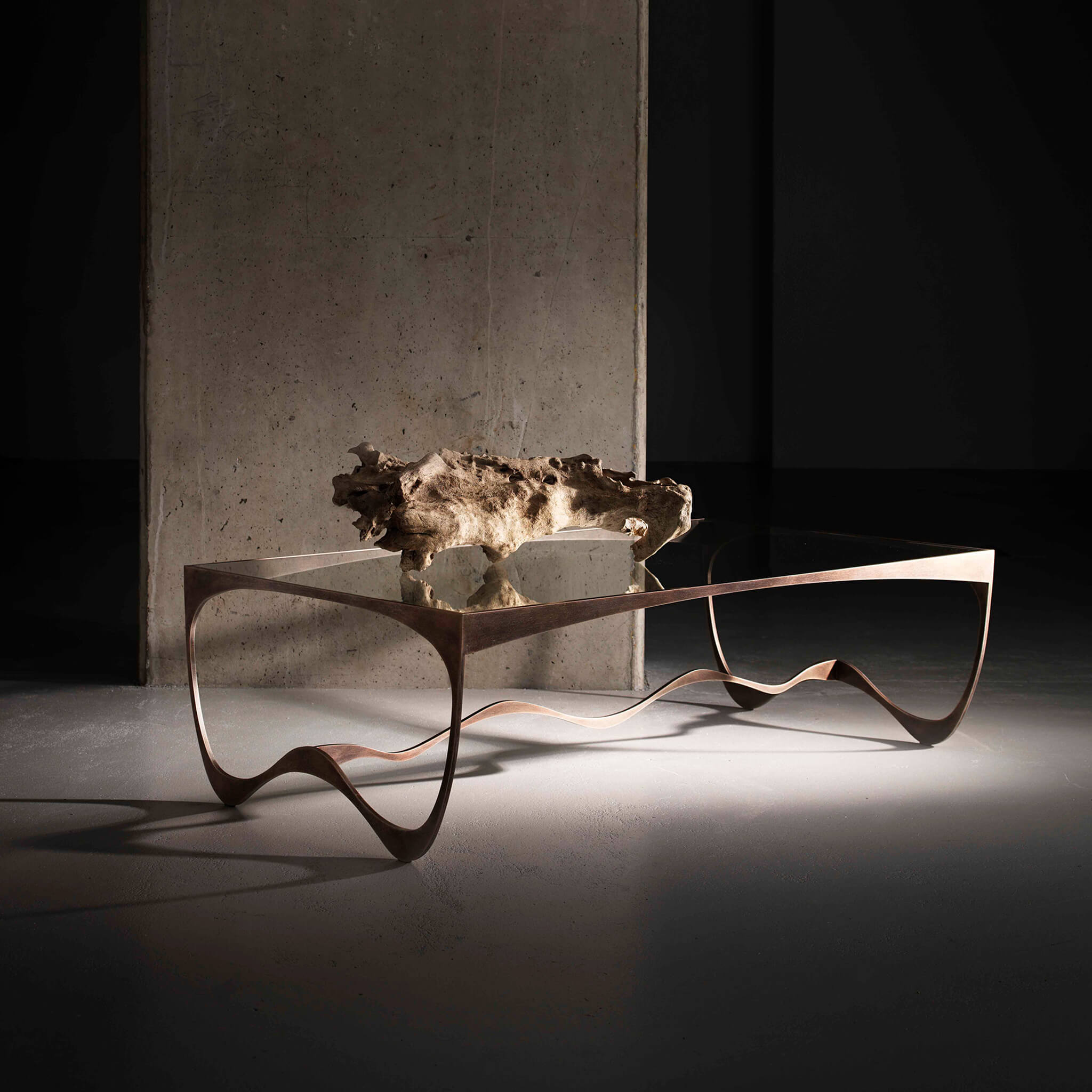 Finished in "Rose Pewter" with a clear glass top