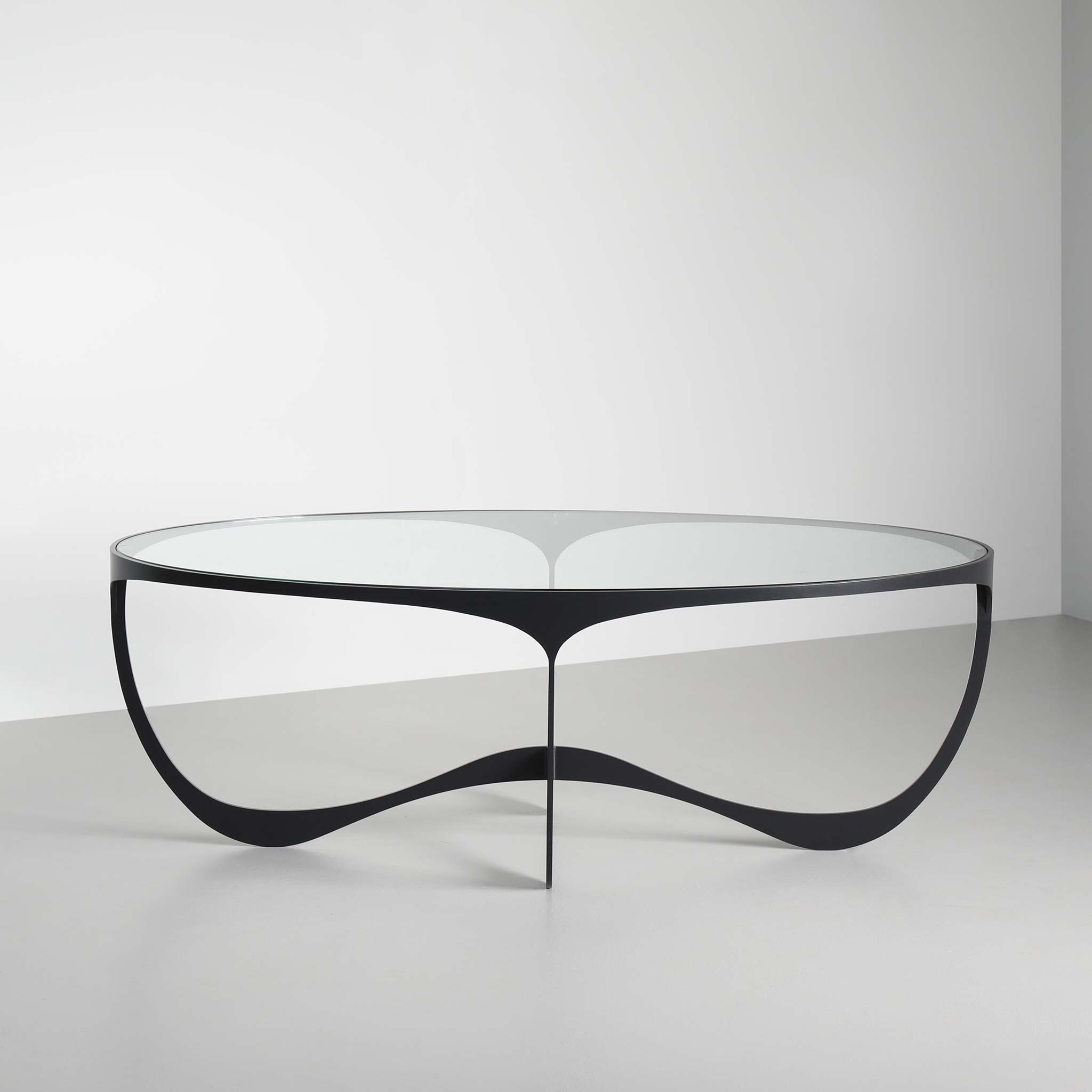 Finished in "Charcoal" with a clear glass top