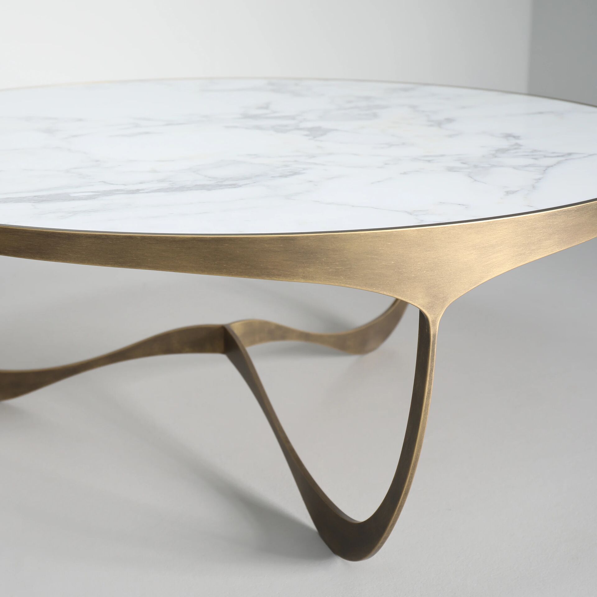 Finished in Florentine Gold with Arebescasto marble