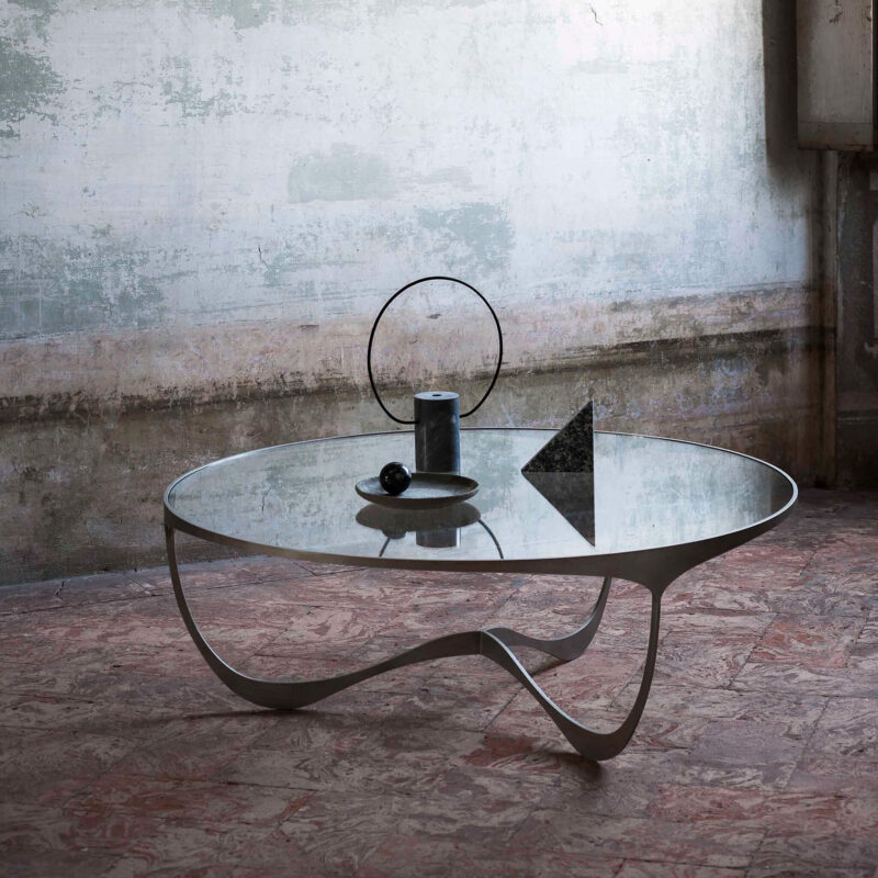 Round contemporary coffee table