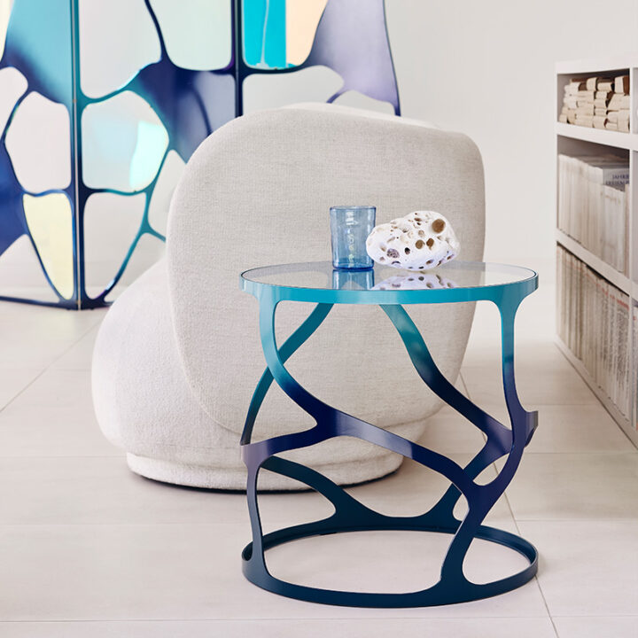 Papillon-side-table-screen-shelter-1