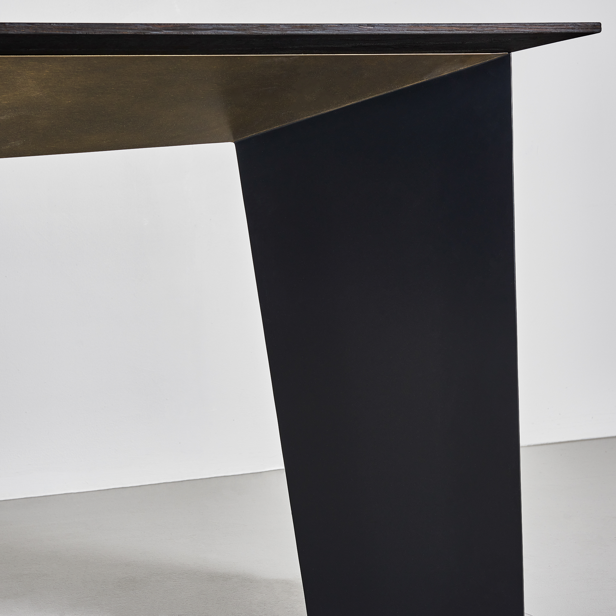 Finished in "Charcoal" and "Florentine Gold" with a "Ebonised Oak" top