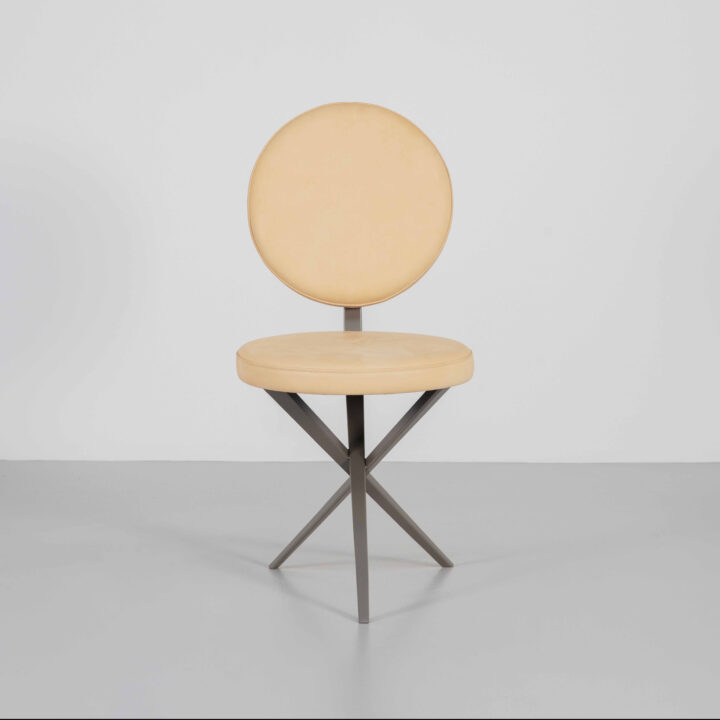 Finished in "Graphite" with 'Palomino' leather
