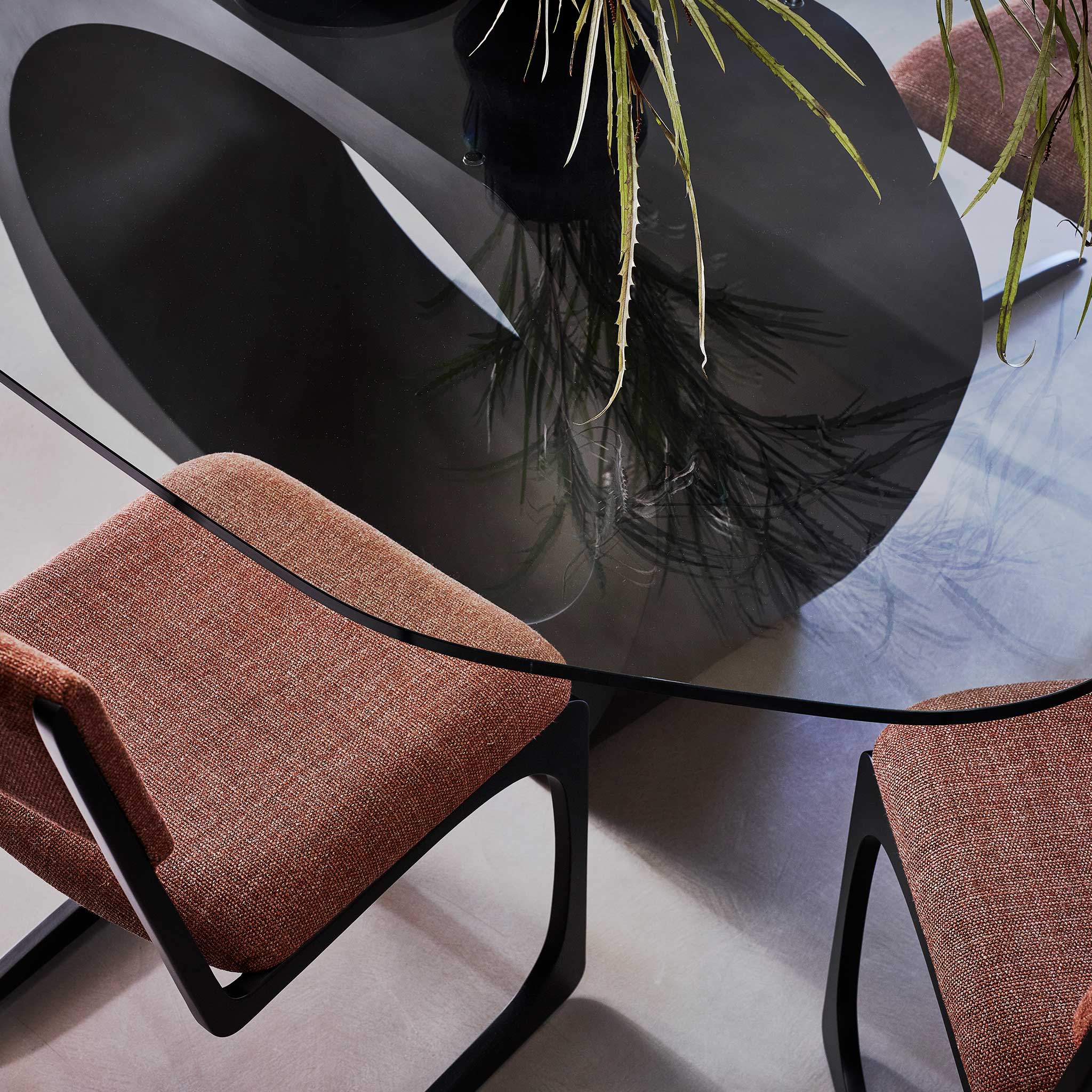 SKYE_BLACK_DINING_TABLE_Angel_CHAIRS-detail-2
