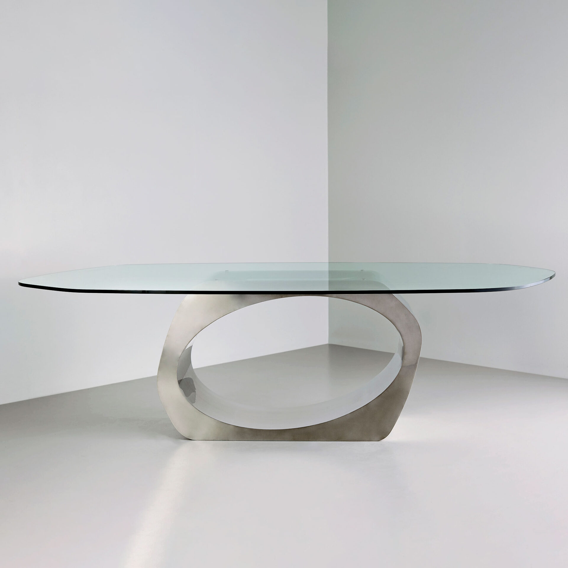 Skye-dining-table-dps