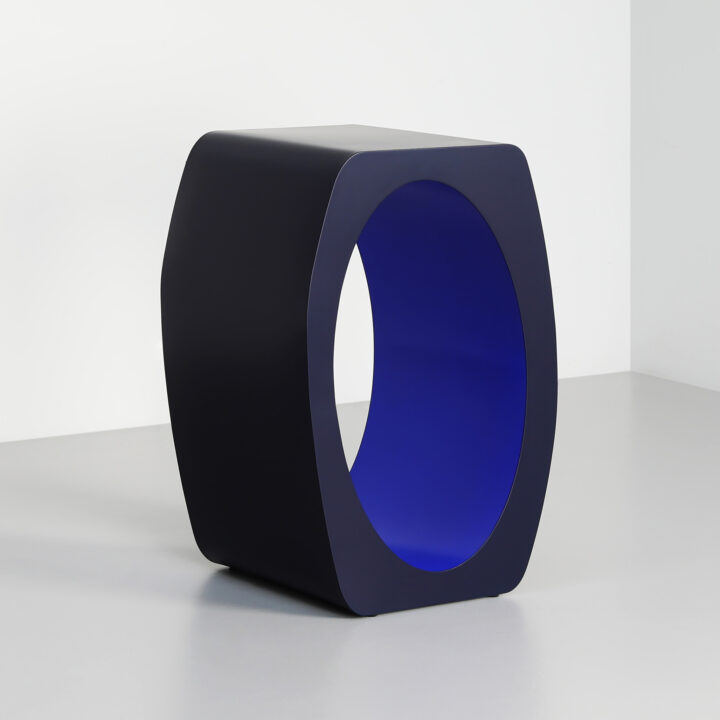 Skye plinth finished in “Midnight Blue” and "Ultramarine" 