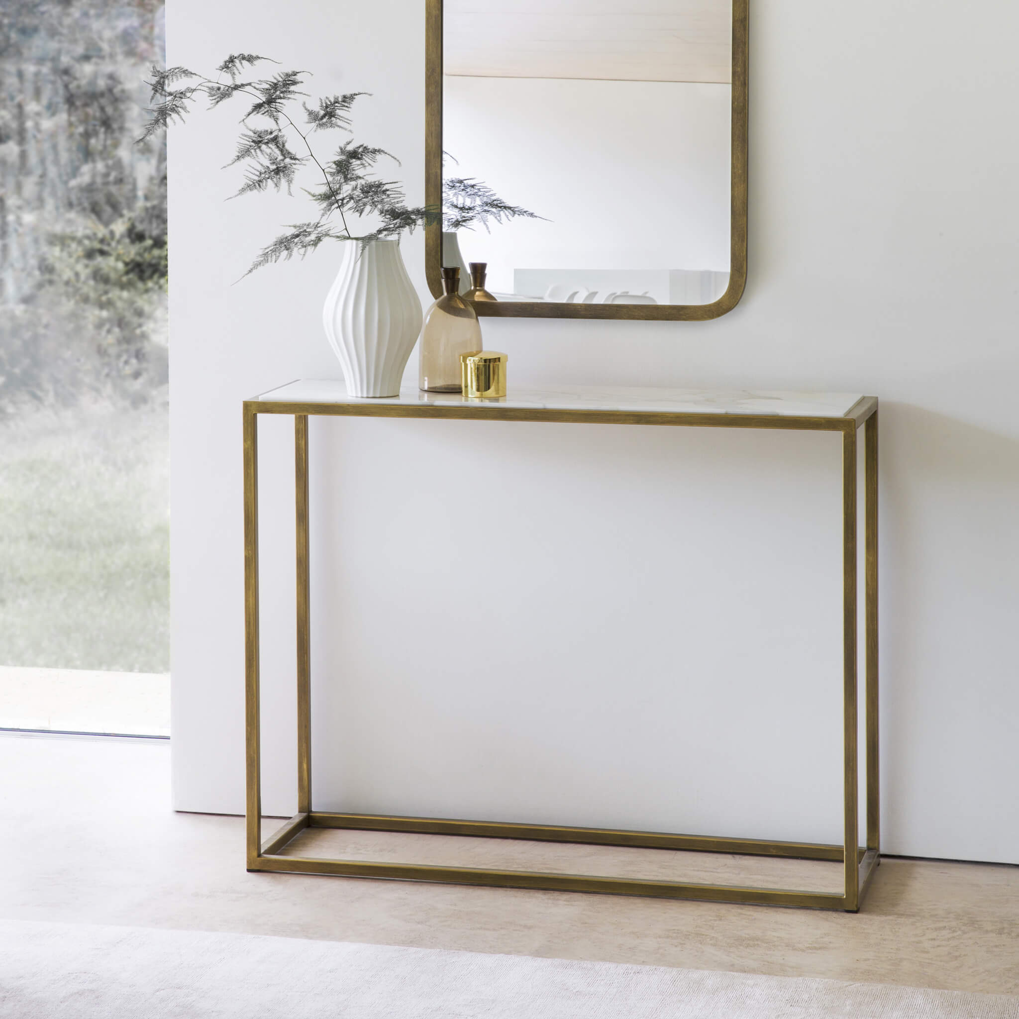 Florentine Gold specialist finish with Calacatta Oro marble top